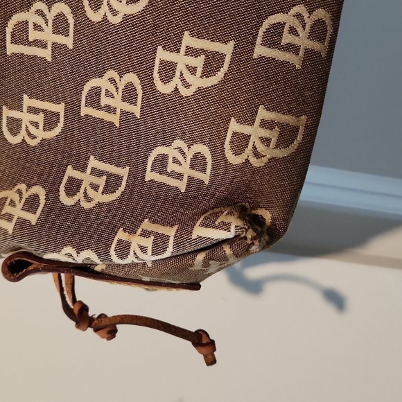 Dooney & Bourke  handbag - Picture 4 of 7
